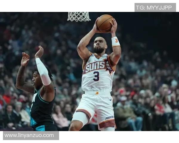 上海大鲨鱼与火箭队激战正酣谁将赢得这场篮球巅峰对决